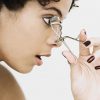 Wie wird die Wimpernzange Schritt für Schritt benutzt?